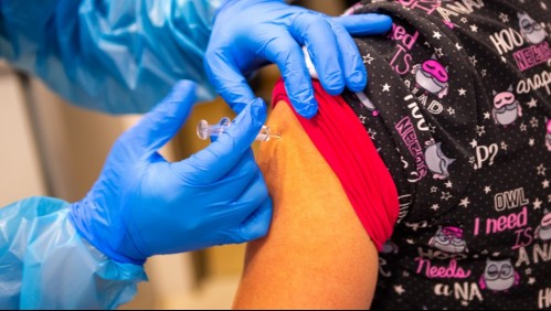 Este miércoles llega a Chile nuevo cargamento con 44 mil dosis de la vacuna Pfizer