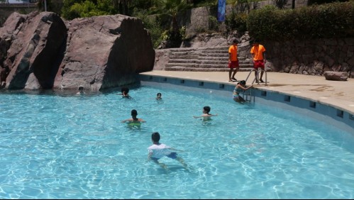 Uso de piscinas en pandemia: ¿Hay riesgo de contagio de coronavirus por el agua?