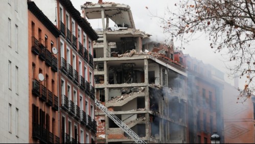 Fuerte explosión destruye edificio cercano a residencia de ancianos en Madrid