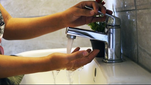 Establecen obligación del Estado a asegurar agua potable a todos los habitantes del país