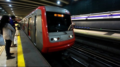 Ataque en el Metro: Usuario usa cuchillo para herir en el ojo a guardia tras no alcanzar el tren