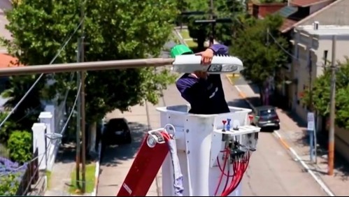 Caso luminarias: Empresa habría pagado millonarios montos escondidos en cajas de vino a alcalde