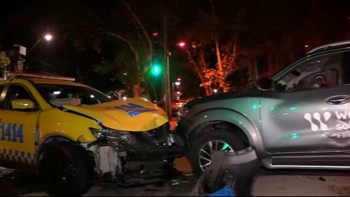 Dos detenidos tras robar un auto y chocar con vehículo de seguridad municipal en Providencia