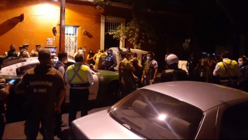 Fiesta clandestina en Santiago: 19 detenidos y se incautan 110 litros de bebidas alcohólicas