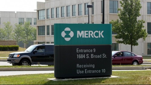 Coronavirus: laboratorio estadounidense Merck detiene el desarrollo de dos vacunas