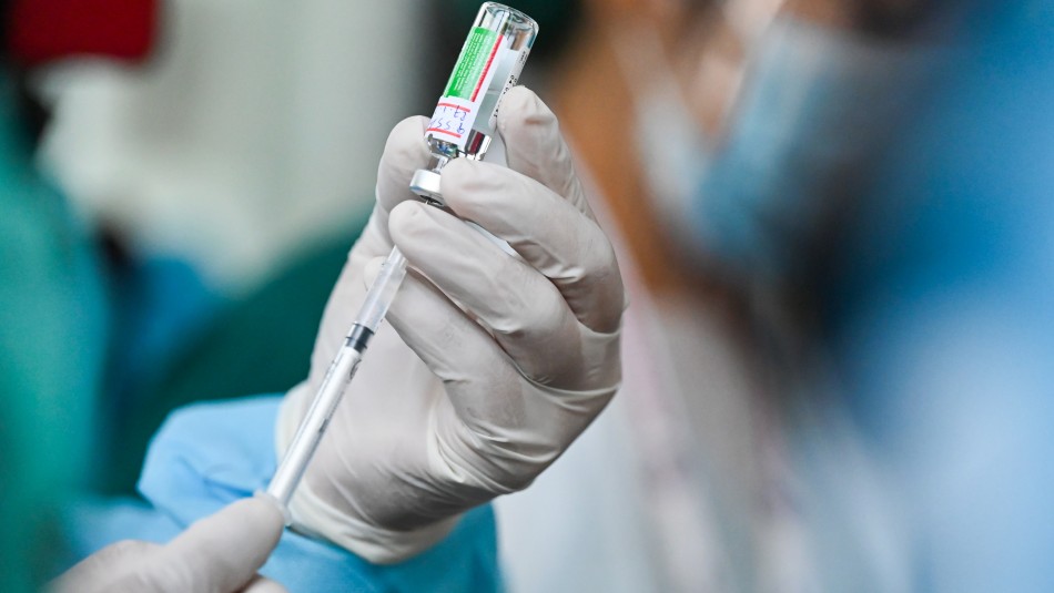 ISP aprueba uso de vacuna de AstraZeneca para personas mayores de 18 años