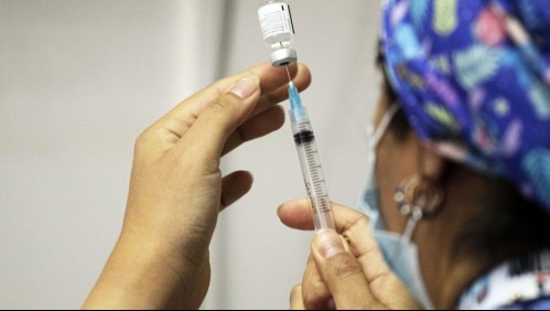 Minsal ahora anuncia que vacunará a mayores de 60 años con fórmula de Sinovac