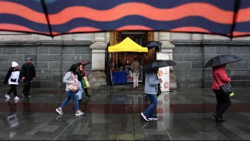 Lluvia en Santiago se concentraría el sábado con precipitaciones 'tremendamente importantes'