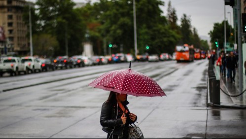 'Ya caen algunas gotas': reportan primeras precipitaciones en Santiago y regiones