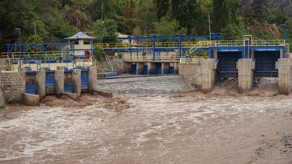 Imágenes muestran turbiedad del río Maipo por sistema frontal Imágenes muestran turbiedad del río Maipo por sistema frontal