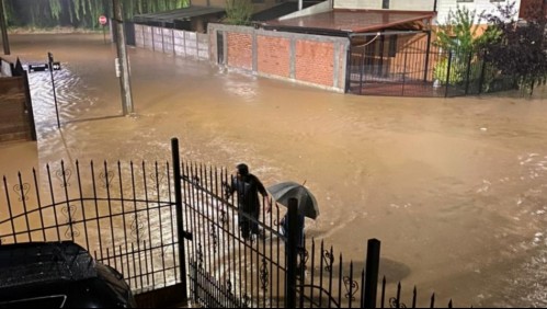 Inundaciones afectan a diversos sectores de Talca tras las intensas lluvias de la madrugada