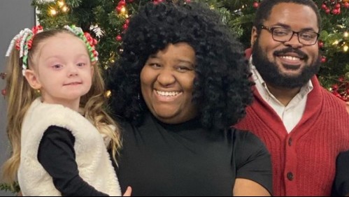 Ganadora de un reality show y su esposo son acusados de matar a su hija adoptiva de 3 años