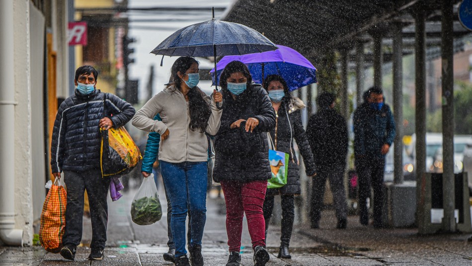 Precipitaciones continuarían hasta el martes en la Región Metropolitana y zona centro Precipitaciones continuarían hasta el martes en la Región Metropolitana y zona centro