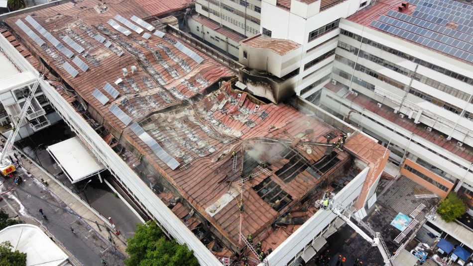 Hospital San Borja no recibirá pacientes durante una semana tras graves daños por incendio Hospital San Borja no recibirá pacientes durante una semana tras graves daños por incendio