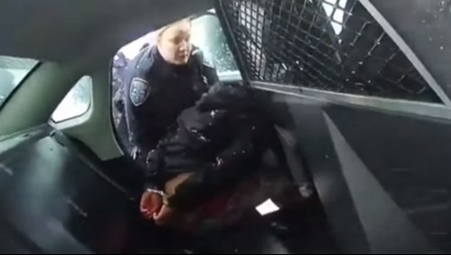 Indignación en Estados Unidos: Policías esposan y rocían gas pimienta a niña afroamericana