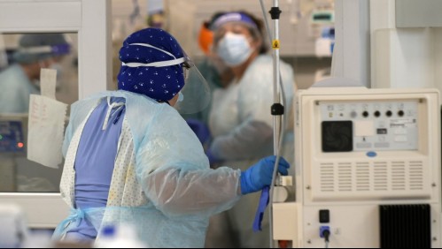 Más del 75% de trabajadores de la salud que se contagió de coronavirus en 2020 fueron mujeres