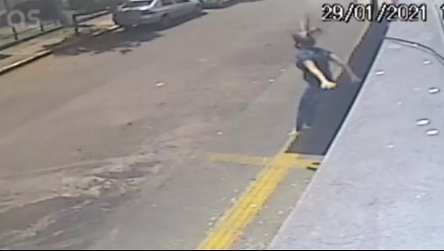 Mujer saltó desde un edificio para evitar ser violada durante un asalto a una peluquería