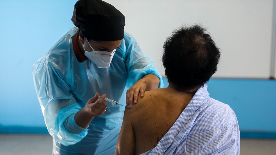 Casi 385 mil personas se han vacunado contra el coronavirus en el país Casi 385 mil personas se han vacunado contra el coronavirus en el país