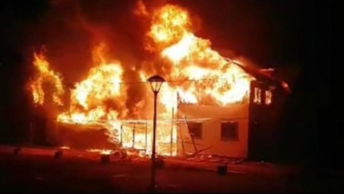 Incendio afecta a la Municipalidad de Panguipulli tras muerte de malabarista