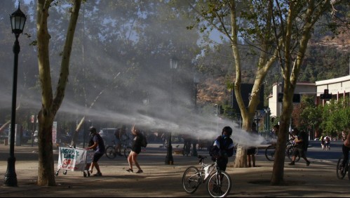 Incidentes en Plaza Italia generan cortes de tránsito y cierre de estaciones de Metro