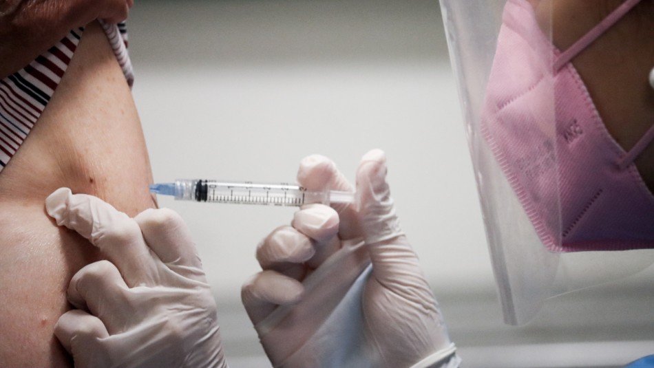 calendario vacunacion Comienza la vacunación contra el coronavirus en adultos mayores entre 81 y 84 años