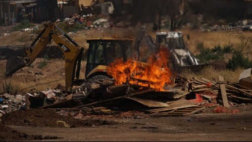 Incidentes tras desalojo de 45 familias de una toma en Maip&uacute;