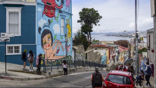 Mon Laferte y polémica por mural: 'Chile tiene problemas reales que atender'