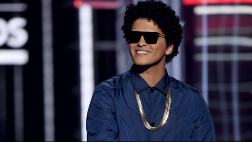 Hombre se hizo pasar por Bruno Mars y estafó a mujer: Ella creía que tenían una relación