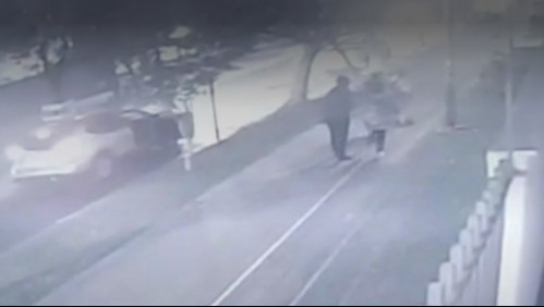 Video capta a sujetos asaltando a tres mujeres con la técnica del 'abordazo' en Ñuñoa