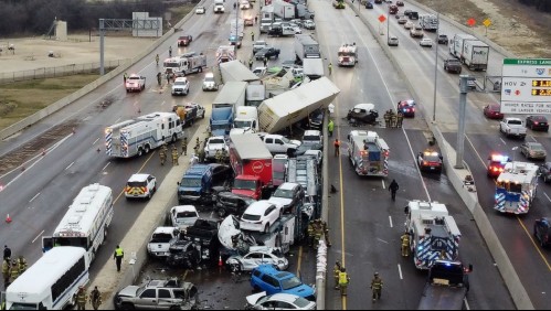 Videos registran gigantesco accidente en Texas: Chocan 100 autos dejando al menos 5 muertos