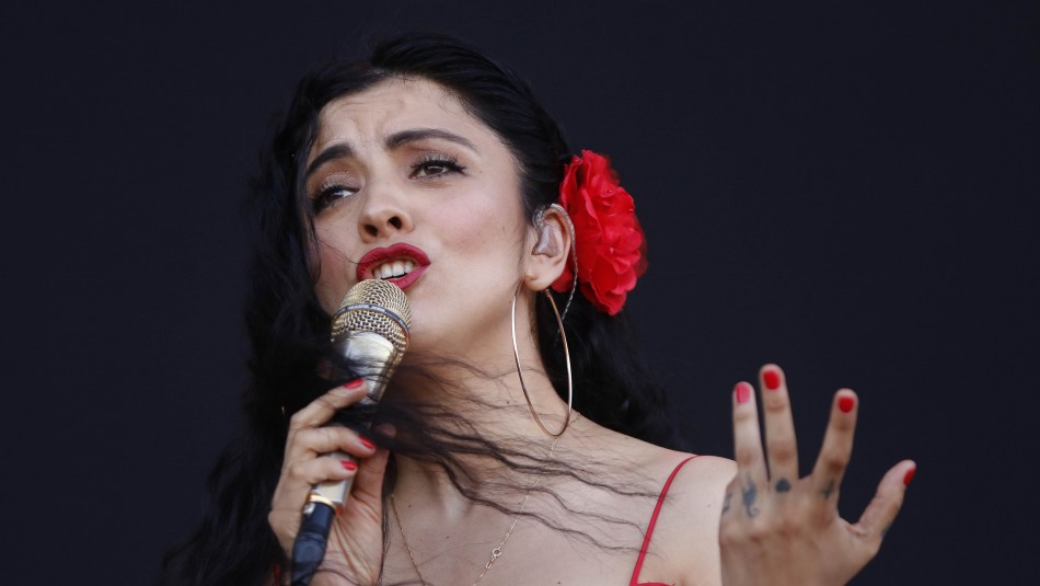 Mon Laferte reacciona luego que su mural fuera vandalizado
