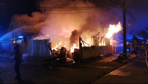 Un adulto mayor fallecido y cuatro casas afectadas deja incendio en la ciudad de Osorno