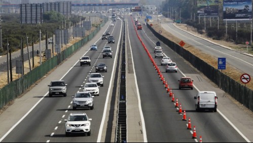 Balance de carreteras: Más de 178 mil vehículos han salido de la RM durante este fin de semana