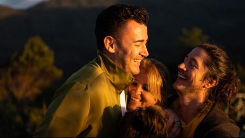 Madre se reencuentra con su hijo 32 años después de que lo robaran de su casa