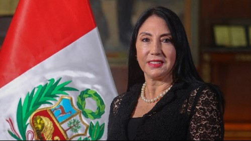 Otra ministra renuncia por escándalo en vacunación a autoridades en Perú