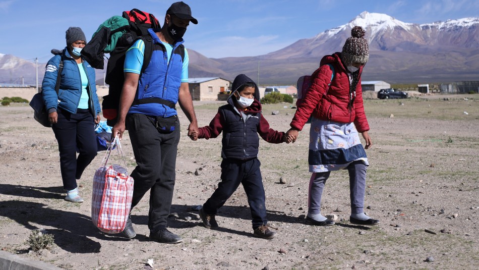 Migrantes Venezolano detalla engaños de agencias para migrar a Chile: