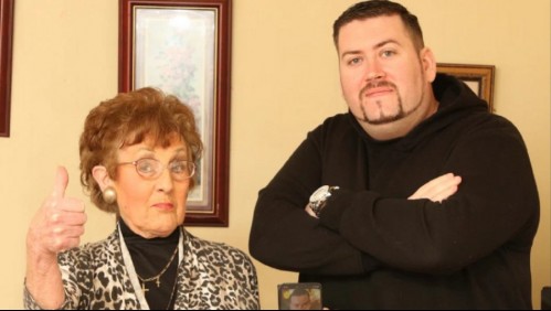 Abuela busca novia para nieto creando cuenta de Tinder: Joven avergonzado ya suma 26 'match'