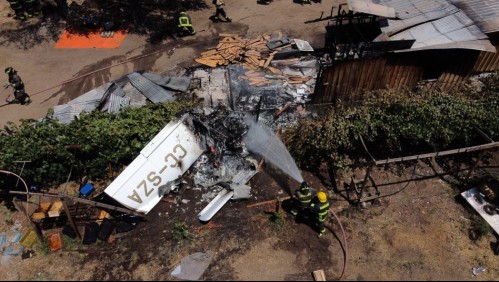 Avioneta cae sobre una casa y provoca incendio en Curacaví
