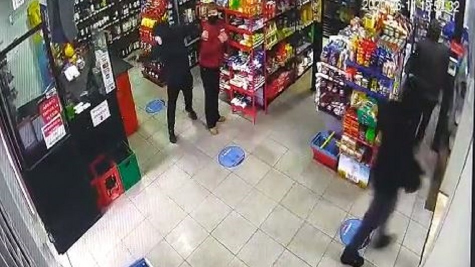 Violentos y armados: Prisión preventiva para autores de seguidilla de asaltos a supermercados Violentos y armados: Prisión preventiva para autores de seguidilla de asaltos a supermercados
