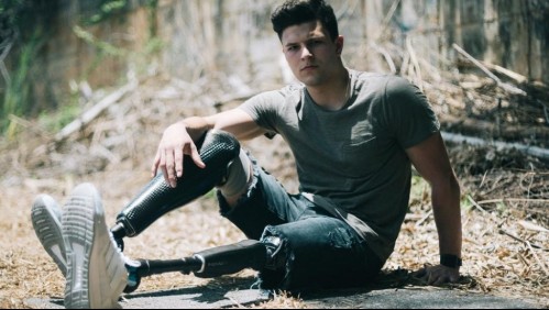 Modelo sin piernas debuta en la pasarela virtual de la New York Fashion Week