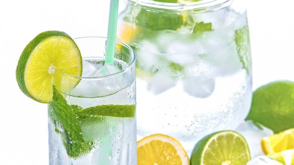 Agua de limón en ayunas: Estos son los efectos de esta potente fórmula