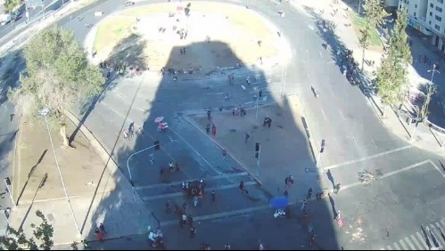 Manifestación en Plaza Italia provoca desvíos de tránsito y cierre de accesos de Metro