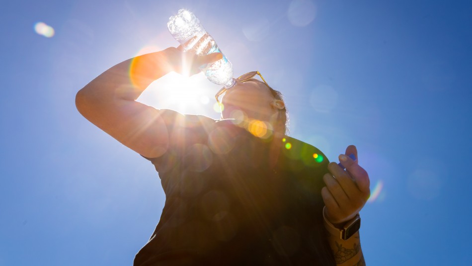 Meteorología emite aviso de altas temperaturas para 7 regiones de la zona centro-sur del país Meteorología emite aviso de altas temperaturas para 7 regiones de la zona centro-sur del país