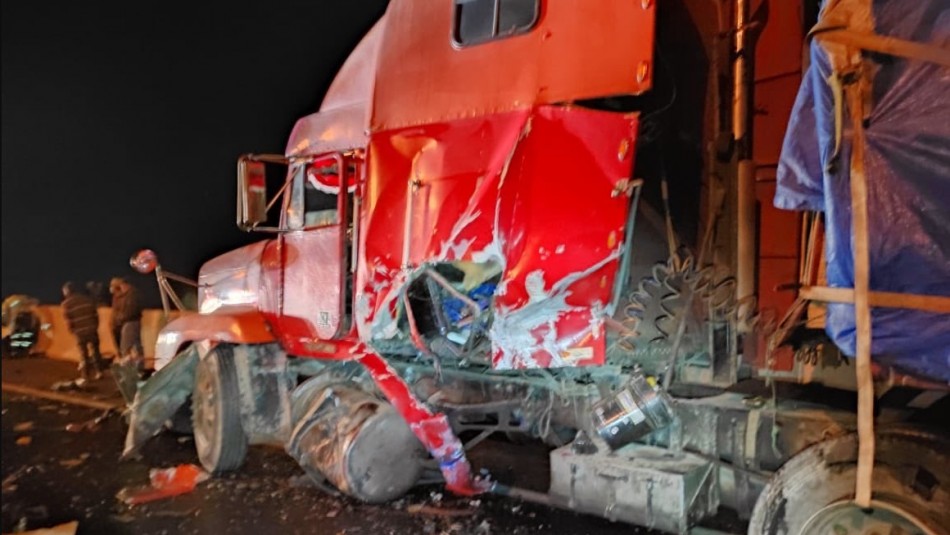 Choque de camiones deja un fallecido en Ruta 5 Norte a la altura de Vallenar Choque de camiones deja un fallecido en Ruta 5 Norte a la altura de Vallenar