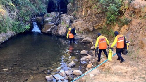 Caso Tomás Bravo: Grupo especializado se une a búsqueda del niño en pozones y cascada