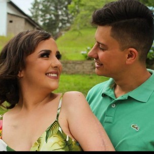 Novia con cáncer en los huesos cumple su sueño de casarse 10 días antes de morir Novia con cáncer en los huesos cumple su sueño de casarse 10 días antes de morir