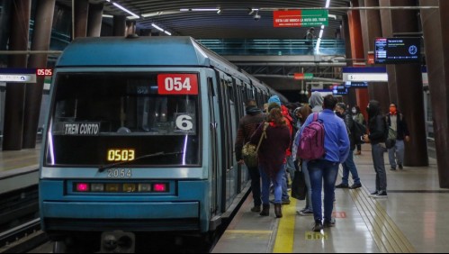 Metro de Santiago cambia su horario por toque de queda: Revisa cómo será su funcionamiento