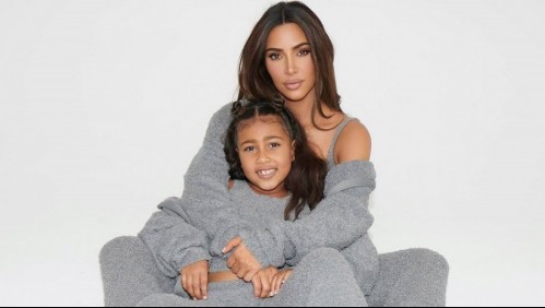 Kim Kardashian desafía de nuevo a sus fans al elogiar la polémica pintura de su hija