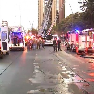 Confirman una persona fallecida tras incendio en departamentos en Providencia Confirman una persona fallecida tras incendio en departamentos en Providencia