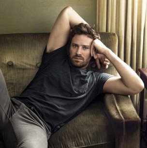 Exnovia de Armie Hammer dice que su suegra le advirtió sobre sus Exnovia de Armie Hammer dice que su suegra le advirtió sobre sus